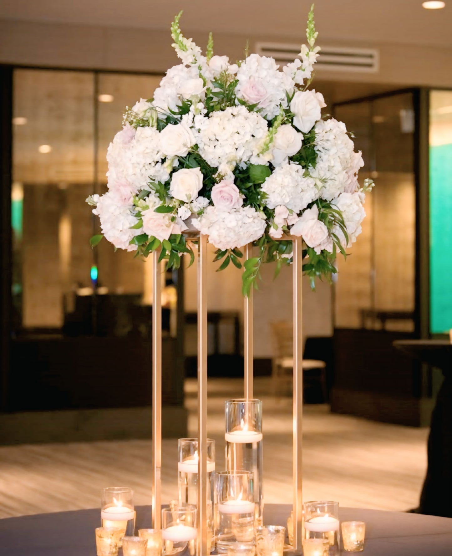 Candle Dining Flowers Online in Dubai
