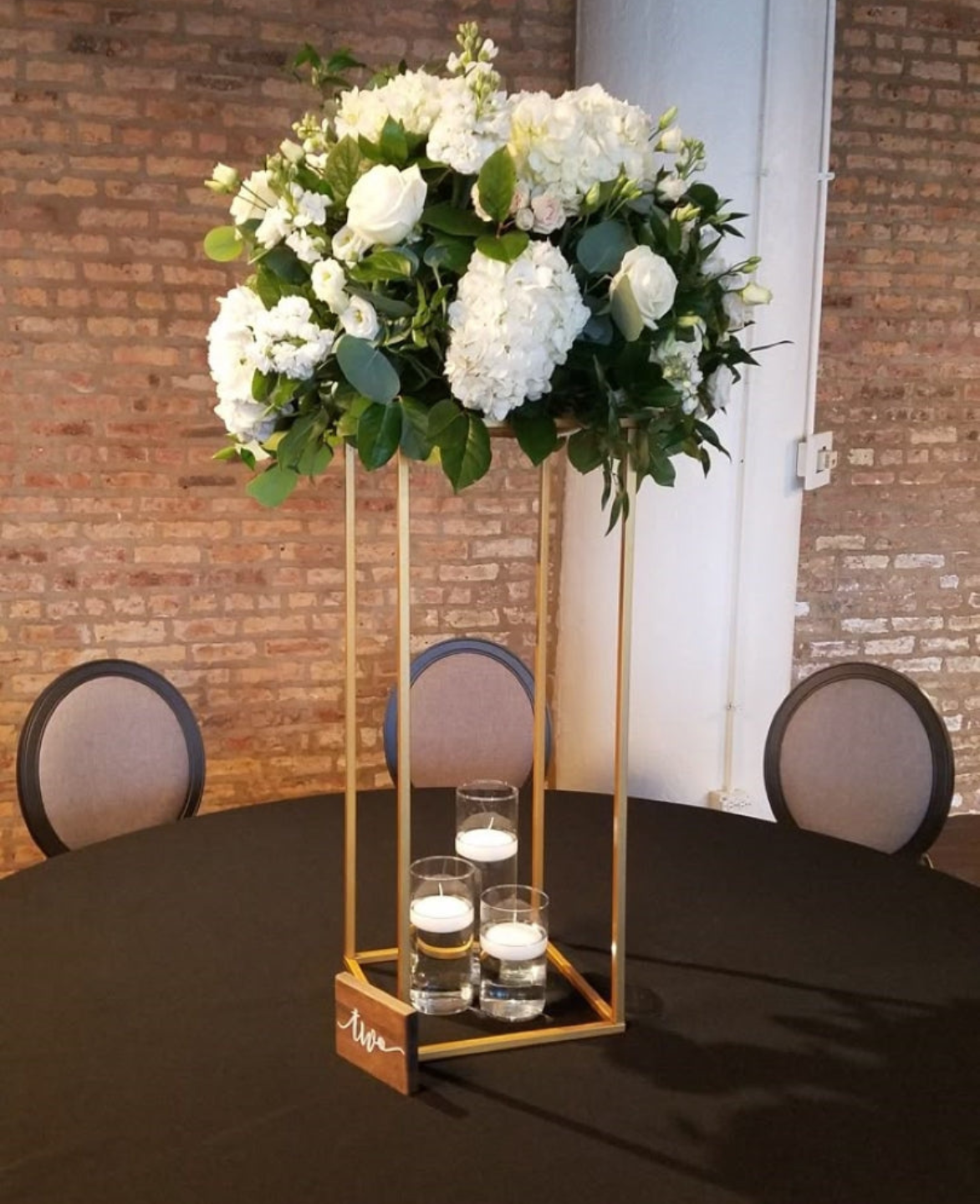 Middle of Table Flower Arrangement Online