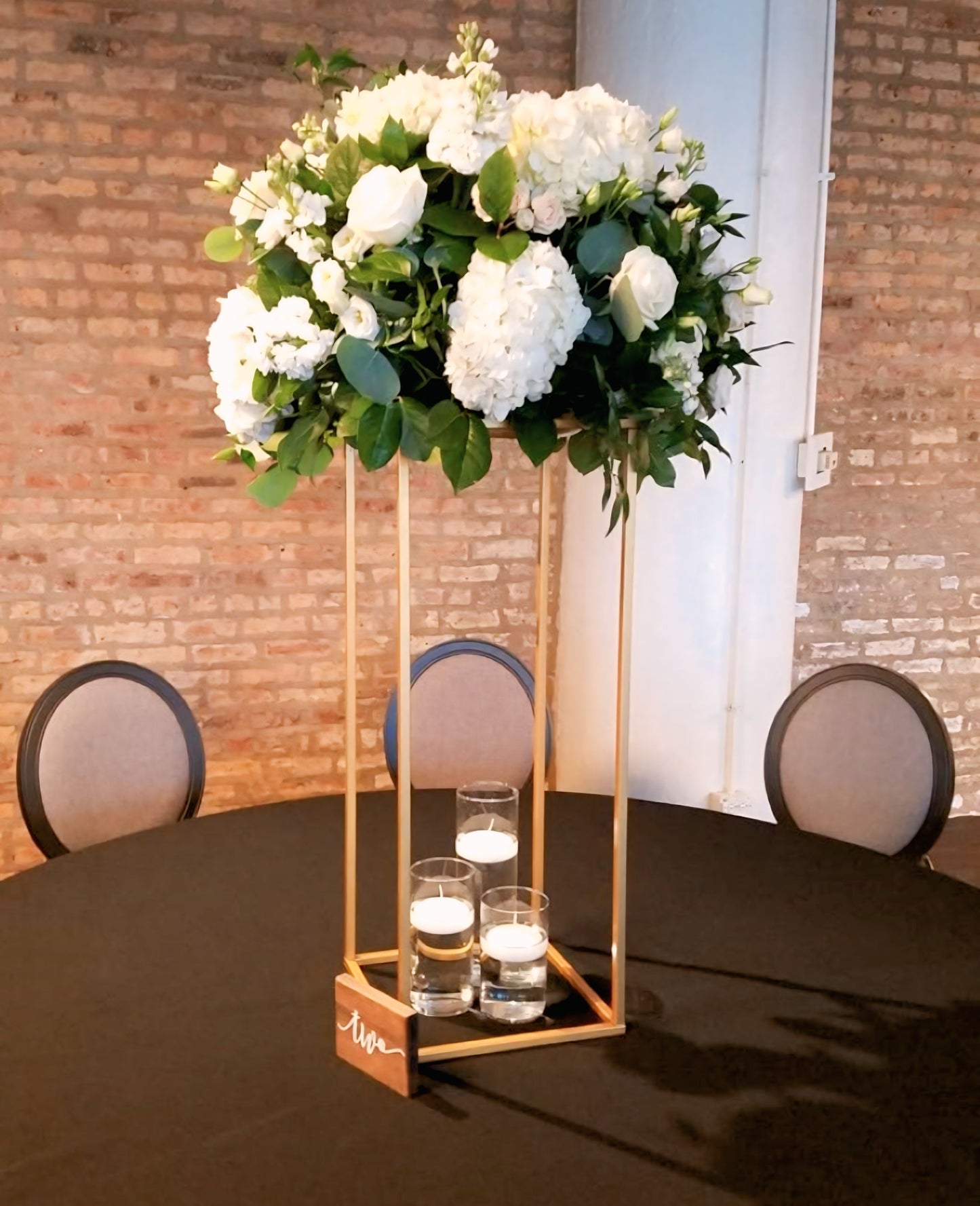 Middle of Table Flower Arrangement Online