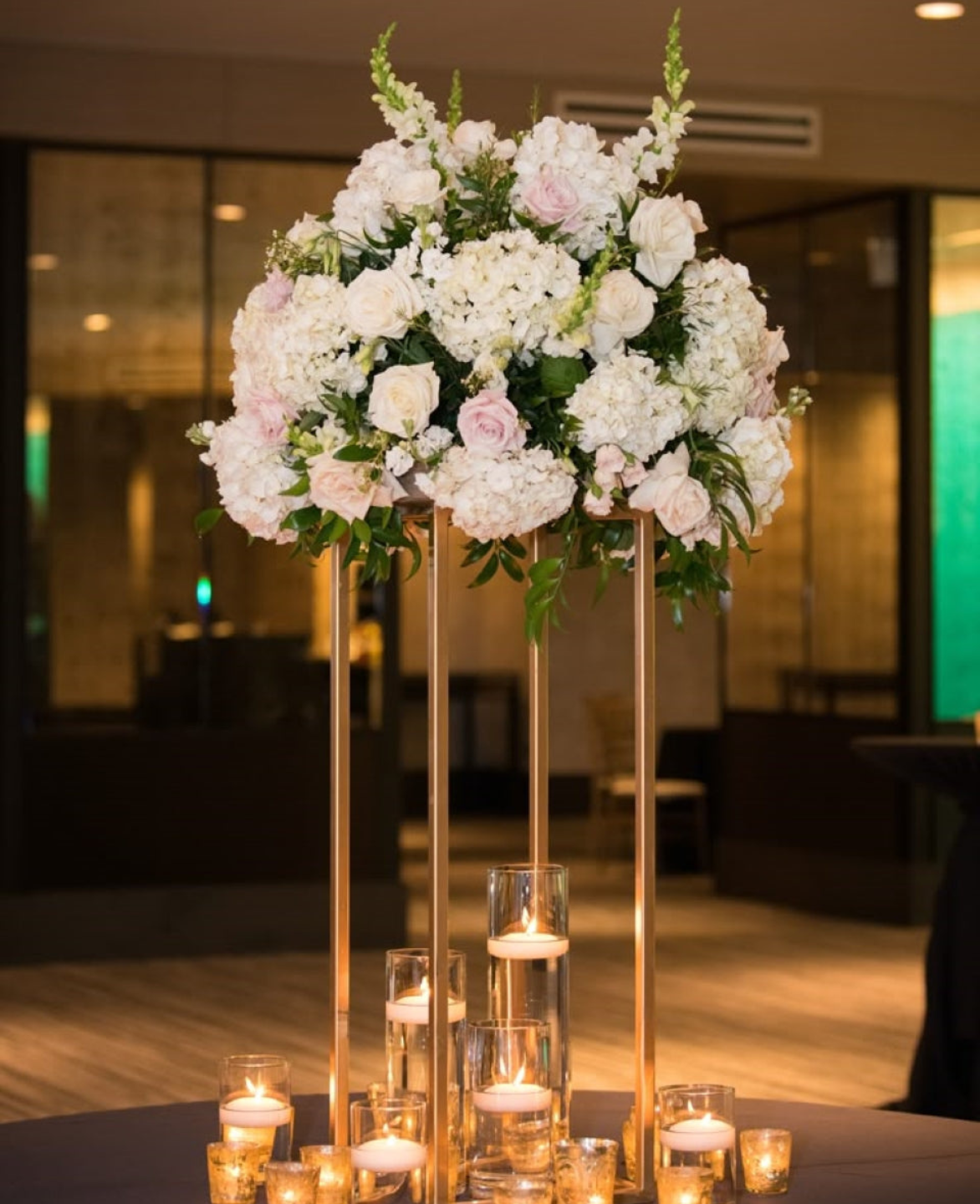 Candle Dining Flowers Online in Dubai